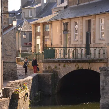 In Near D-day Beaches, Cleaning Included Apartamento